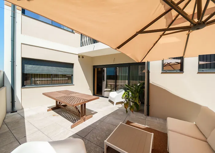 Feel Firmeza Coworking & Flats * Порту