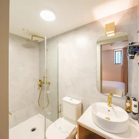 Feel Firmeza Coworking & Flats * Порту