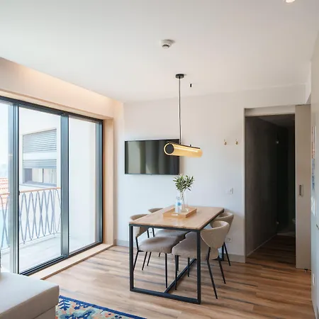 Feel Firmeza Coworking & Flats * Порту