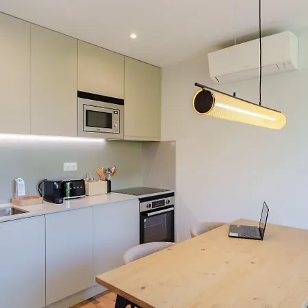 Feel Firmeza Coworking & Flats * Порту